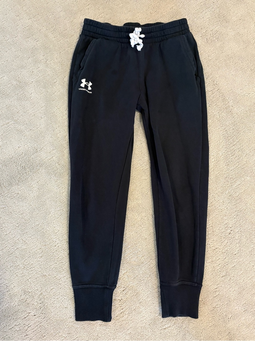 Under Armour women’s Black Jogger Loose Sweatpants with Drawstring medium